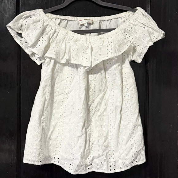 eri + ali Off-the-Shoulder Eyelet Top - Picture 6 of 7
